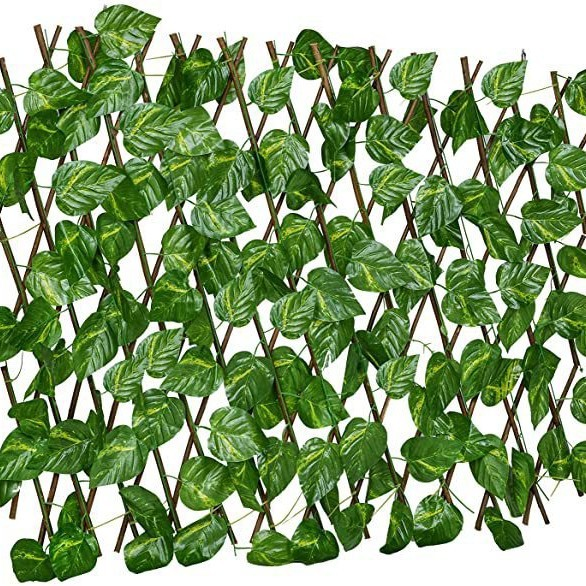 Expandable Ivy Privacy Fence – Retractable Green Lattice Screen for Patio & Garden