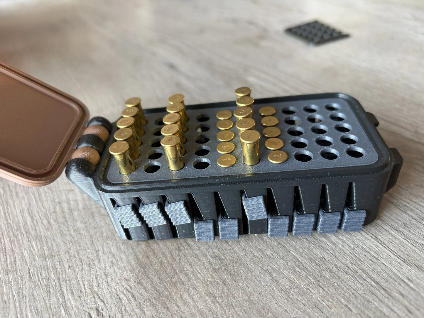 💥🔥Quick Access Ammo Storage Box – 50 Round Lift-Up Design Cartridge Organizer for Range & Storage