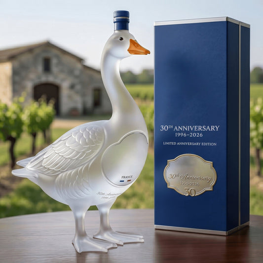 ✨Limited 30th Anniversary Swan Decanter – Elegant Glass Collector Bottle🦢