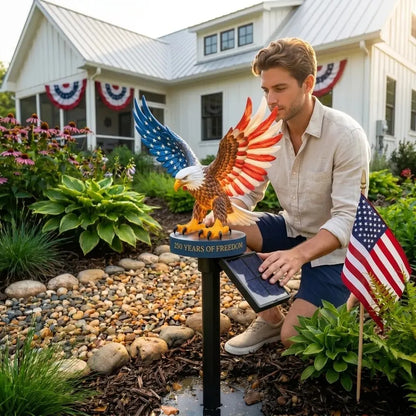 🔥Solar Eagle Garden Light – A Glowing Tribute to American Freedom