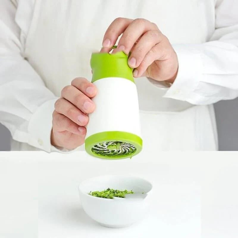 🌿White & Green Compact Cordless Herb Chopper, Efficient Cilantro & Herb Mincer, Easy to Operate & Clean